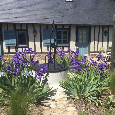Le Clos-Masure de Béatrice Montreuil-en-Caux Esterno foto