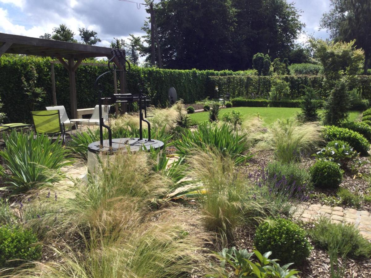 Le Clos-Masure de Béatrice Montreuil-en-Caux Esterno foto