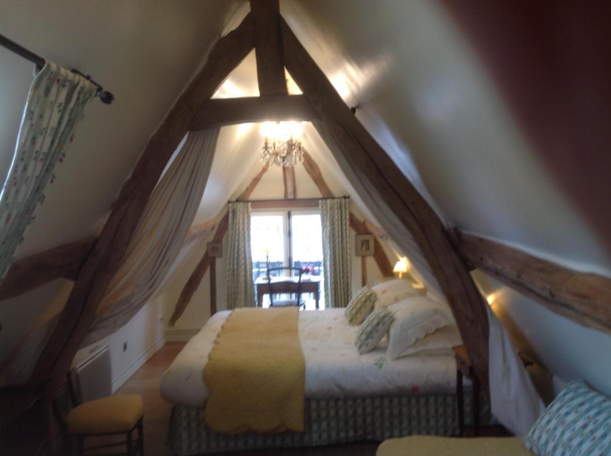 Le Clos-Masure de Béatrice Montreuil-en-Caux Esterno foto