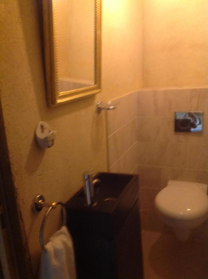 Le Clos-Masure de Béatrice Montreuil-en-Caux Esterno foto