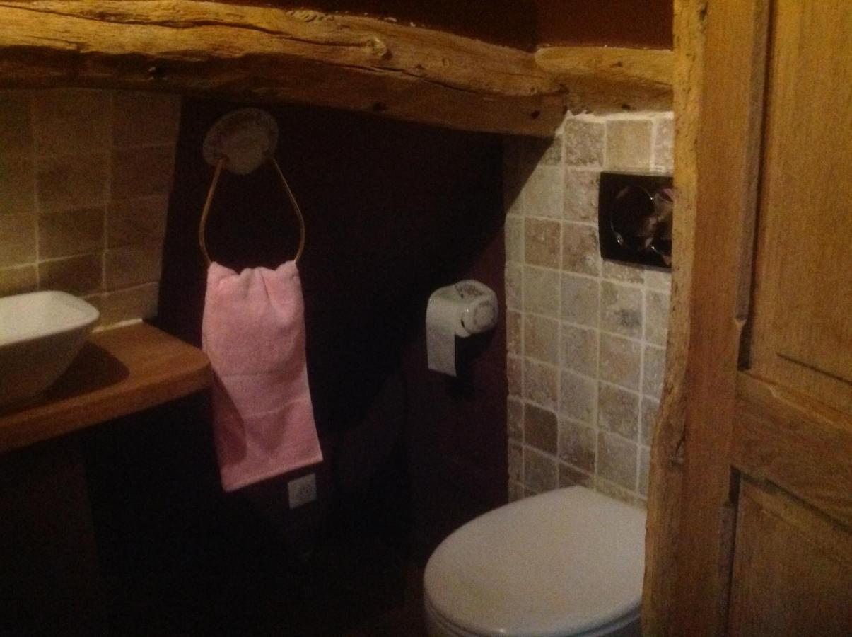 Le Clos-Masure de Béatrice Montreuil-en-Caux Esterno foto